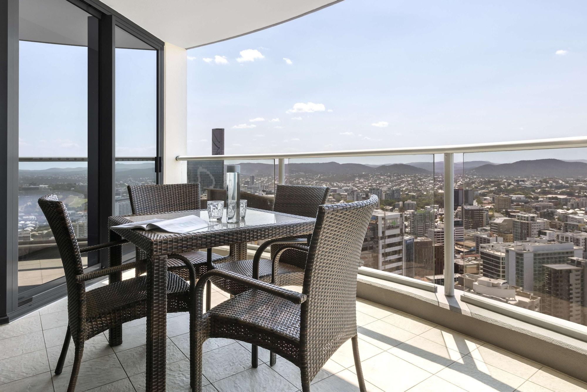 Oaks Brisbane Aurora Suites Экстерьер фото