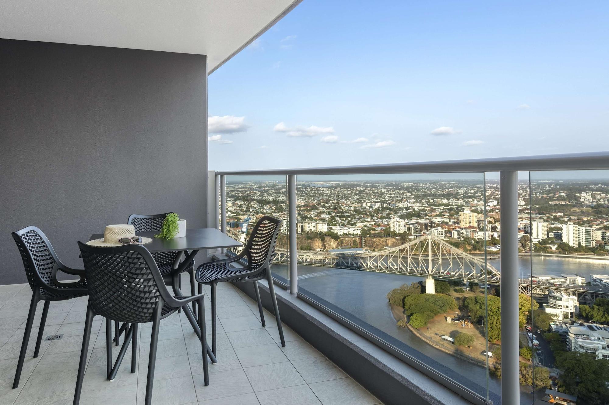 Oaks Brisbane Aurora Suites Экстерьер фото