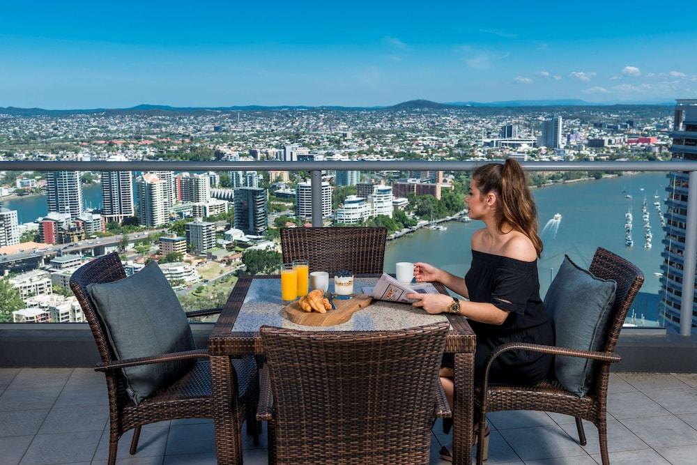 Oaks Brisbane Aurora Suites Экстерьер фото